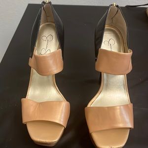 Jessica Simpson Gold and Black heels